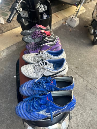 ឡៃឡុង​ 4គូរ​ 45$ grade C ទាំងអស់​ សភាពនៅស្អាតដូចរូប​ size41 ទាំងអស់​ ទីតាំងភ្នំពេញចំការដូង