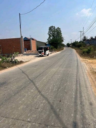 ដីលក់5*28នៅពន្សាំនខណ្ឌព្រែកព្នៅនៅលើផ្លូវបេតុង