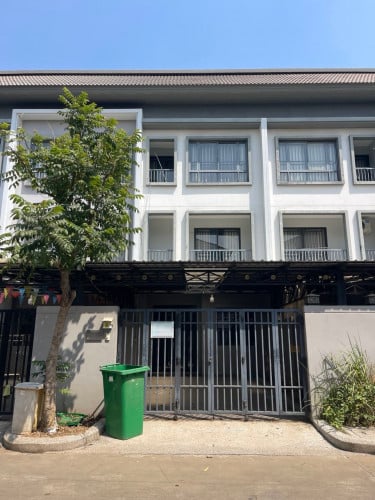 វីឡាកូនកាត់សម្រាប់ជួលនៅបុរីជីបម៉ុងផាកលែន 598 / Link House for Rent at Borey Chip Mong Park Land 598