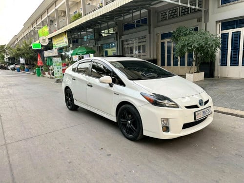 លក់ឡានថ្មីណាស់ធានាអាគុយABSអេម2010op3