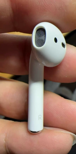 គ្រាប់កាស AirPods 2nd មួយចំហៀង