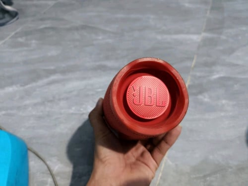 លក់ JBL CHARGE 4 សានុំហ្សុីនអត់ដែលធ្វើ