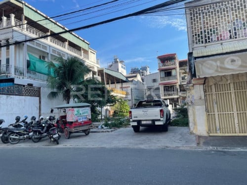 ដីសម្រាប់ជួលនៅទួលទំពូង / Land for Rent at Tuol Tumpung