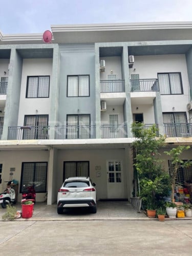 វីទ្បាកូនកាត់សម្រាប់ជួលនៅបុរីអារ៉ាតា / Link Villa for Rent at Borey  Arata SenSok