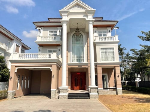 វីឡាសម្រាប់ជួលនៅបុរី ប៉េង ហួត បឹងស្នោរ / Queen Villa for Rent at Borey Peng Huoth Beoung Snor