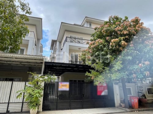 វីឡាភ្លោះសម្រាប់ជួលនៅបុរីភ្នំពេញថ្មី / Twin Villa for Rent at Borey  Phnom Penh Thmey