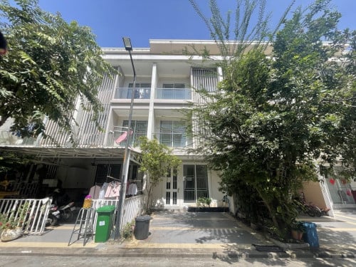 ✅វីឡាកូនកាត់ B សំរាប់ជួលនៅបុរី ជីបម៉ុង​ សែនសុខ