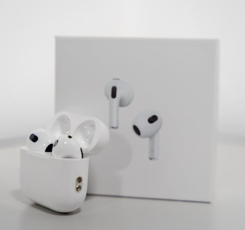 🎧 AirPods 4 – តម្លៃពិសេស ត្រឹមតែ 12$✨