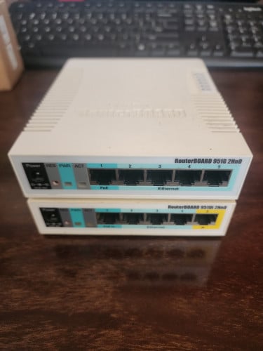 រ៉ូតទ័រWiFi Mikrotik Router RB951Ui (5 Ports 30$), RB951G (5 Ports Gigabit 40$)