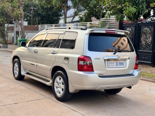 2004 - ប៉ុង​.1 ម៉ាស៊ីន​.4 ឡានថ្មី ទឹកថ្នាំ សុីនមួយជុំ