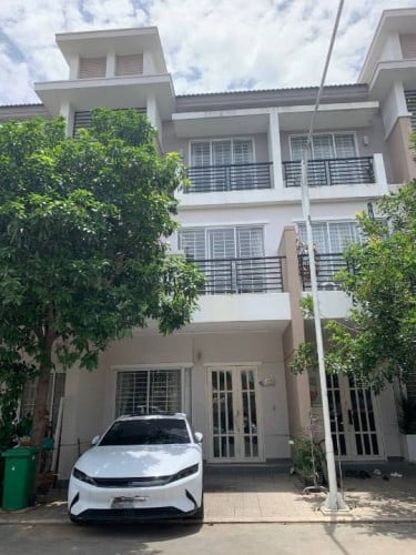 4 bedroom villa for rent