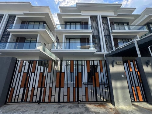 4 Bedroom Villa for Rent