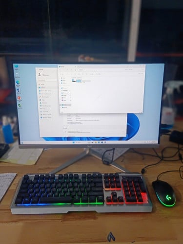 All in one i3(7th)@2.60GHz Ram 16G SD 128GB Srecn 24"FHD Free mouse+Key RGB