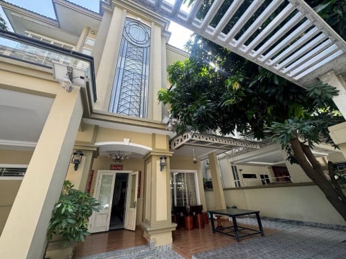 Big villa for rent in Borey Orkide villa