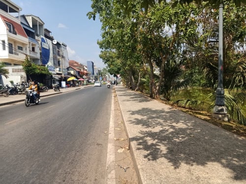 Building for sell in Siem Reap City. Income $9500/month 0