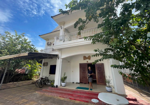 Business sell / Two-storey private villa, currently operated as a Guesthouse / Homestay / Airbnb