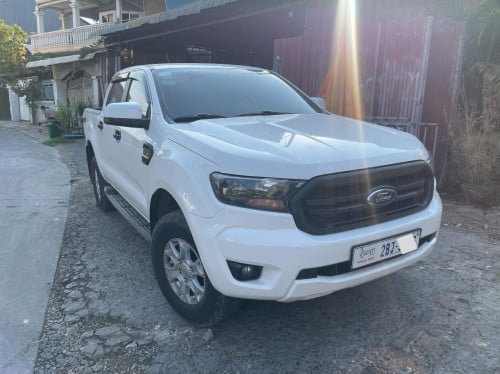 Ford ឆ្នាំ020 លេខដៃកាប់ពីរតាស់ ឡានថ្មី