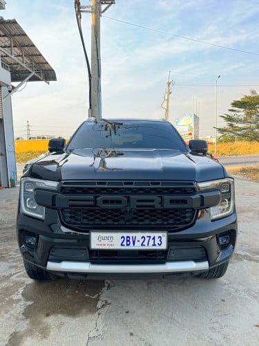 Ford Everest Titanium 2023 full option 100% អត់បុក​ អត់បាញ់ថ្នាំ