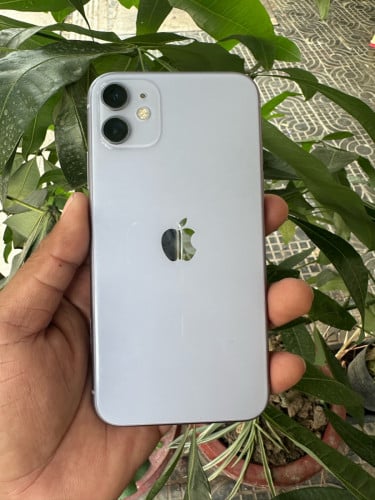 iPhone 11 64G ID ប្រើបាន អត់ស្កែន អេក្រង់ដូរហើយប៉ុន្ដែដូរសុីន ថ្មសុីន80% តួនៅស្អាត