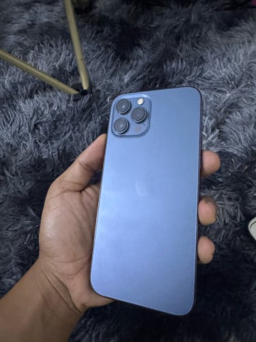 iPhone 12 bro max LLA