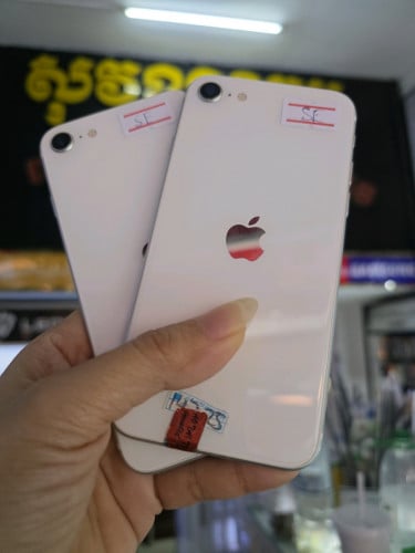 iPhone SE2 64G sim1 ស្អាត98% ធានាសុំនុំហ្សីន