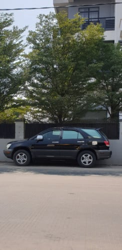 Lexus ឆ្នាំ99ប៉ុង2លក់