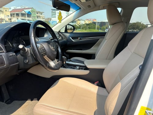 Lexus GS200t