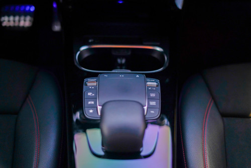 Mercedes Benz CLA250 up CLA45s