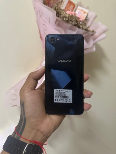Oppo F7 Ram6 128g នៅស្អាតលក់28$ដាច់📥🙏