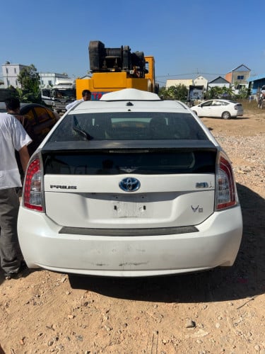 Prius 2013 option 3 ក្រដាស់ពន្ធថ្មីណាស់