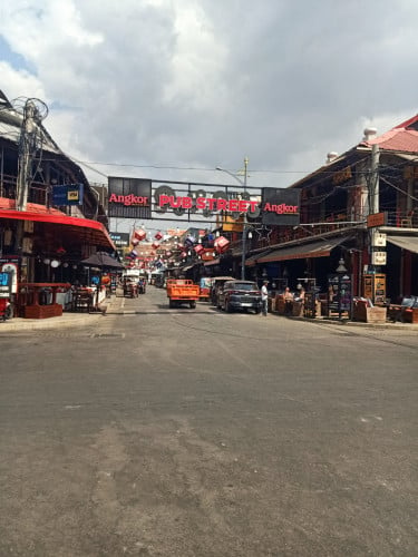 Shop house sale in Pub street in Siem Reap City.Previous sale price $1.7M now selling for only $1.1M
