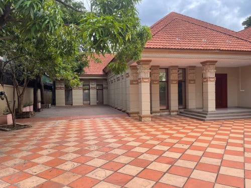 Spacious Villa for Rent in Tuol Kork Area