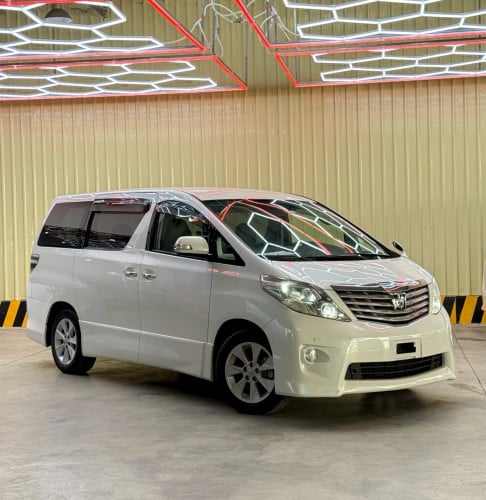 Toyota Alphard 2010