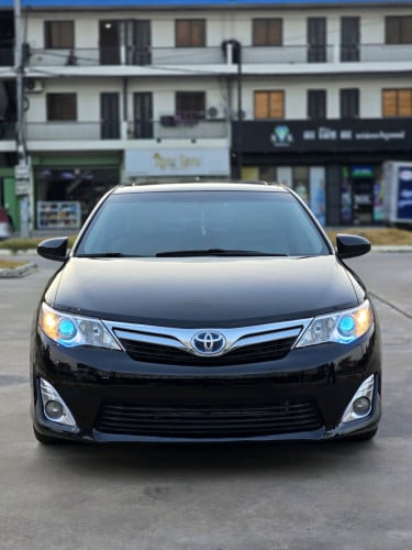 Toyota Camry Hybrid XLE 2012 Advanced