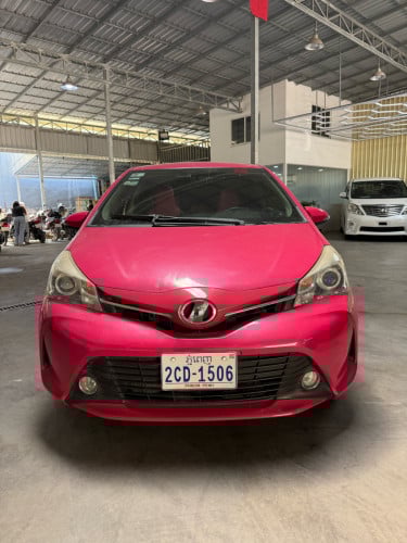 Toyota vitz 2014 Full option