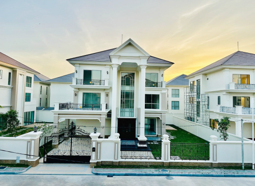 Villa Queen for Sale