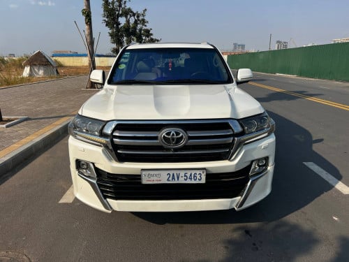 រថយន្តលក់បន្ទាន់​ Toyota Land Cruiser 2011 upgrade to 2021