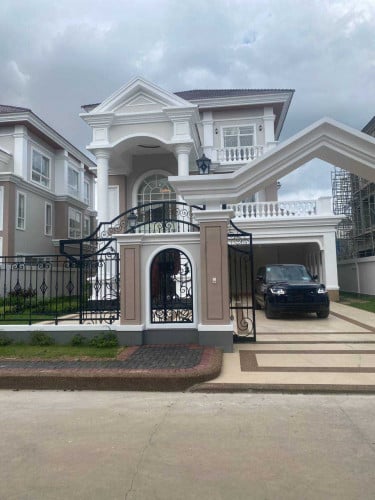 វីឡាព្រីនអេសម្រាប់ជួល នៅបុរីប៉េងហួតបឹងស្នោរ