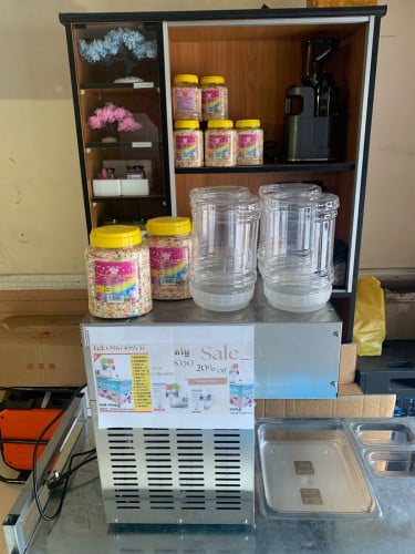 ម៉ាស៊ីនផលិតការ៉េមព្រិល