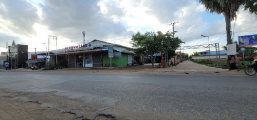 ដីនិងផ្ទះ លក់បន្ទាប់