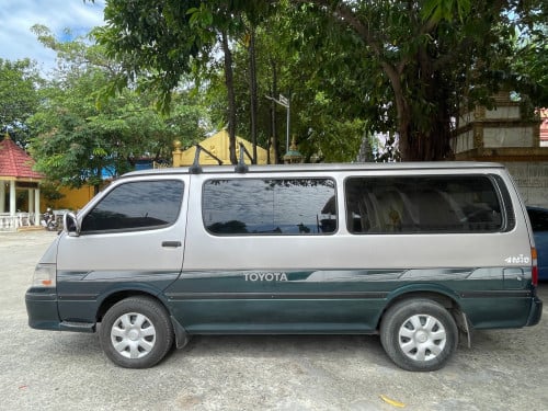 ប្រភេទឡាន12កៅអី