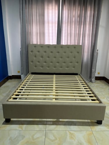 គ្រែកំមីញីខ្នាត 1.8Mx 2M នៅថ្មី