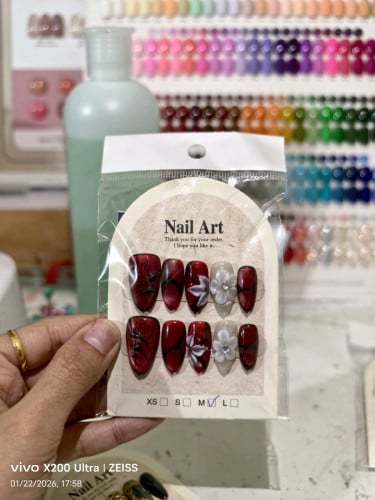 ក្រចកធ្វេីដោយដៃ មានចាប់ពី3$ឡេីង 🥰