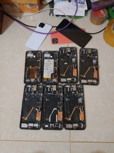 អេក្រង់ 4 និង 4XL