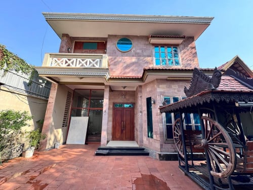 𝐅𝐨𝐫 𝐑𝐞𝐧𝐭: 6BR Familly Villa – Chroy Changva, Phnom Penh