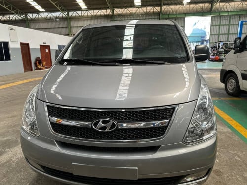 ម៉ាក HYUNDAI ម៉ូដែល GRAND STAREX CVX