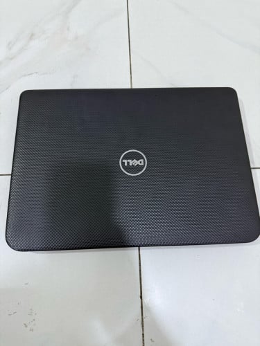 លក់laptop dell ខូចថ្មដោតឌុយសាកនៅប្រេីបានធម្មតា