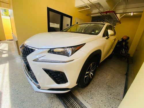 លក់ឡាន Lexus NX 200t