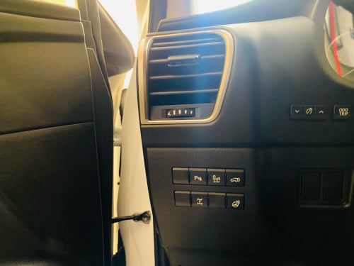 លក់ឡាន Lexus NX 200t