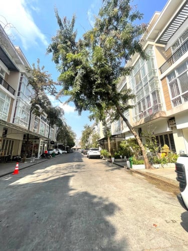 ផ្ទះអាជីវកម្មសម្រាប់ជួល | Shophouse For Rent,